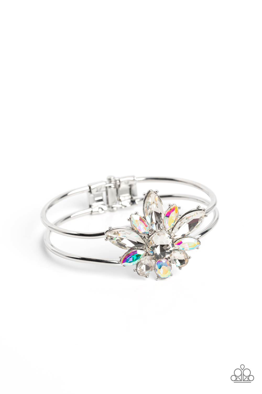 Chic Corsage - white - Paparazzi bracelet