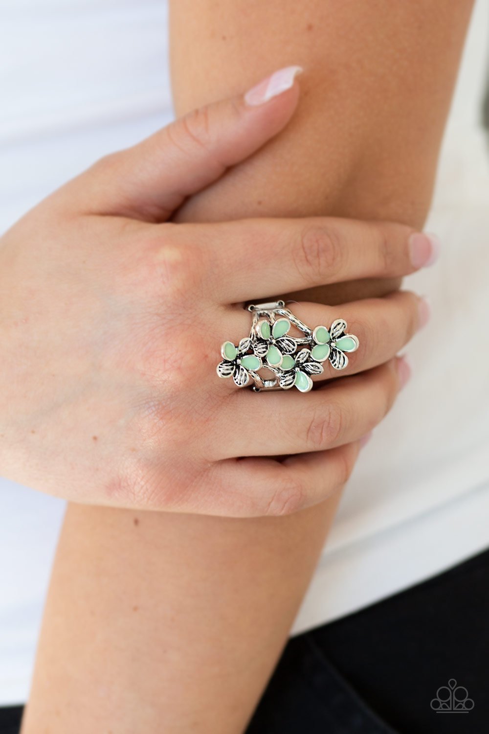 Climbing Gardens-green-Paparazzi ring