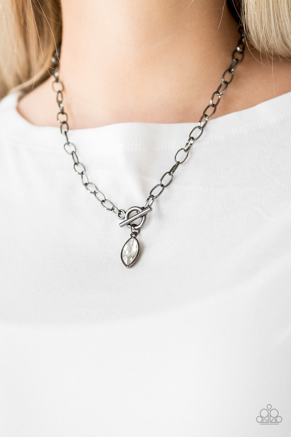 Club Sparkle - black - Paparazzi necklace