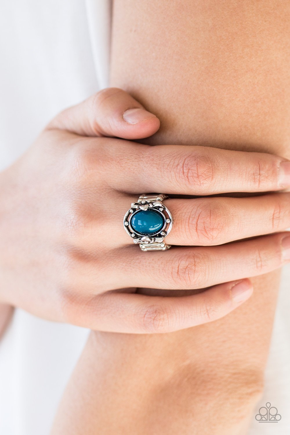 Color Me Confident-blue-Paparazzi ring