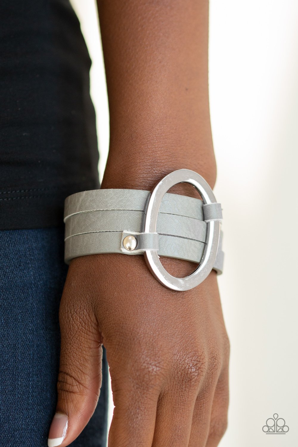 Cowgirl Cavalier-silver-Paparazzi bracelet