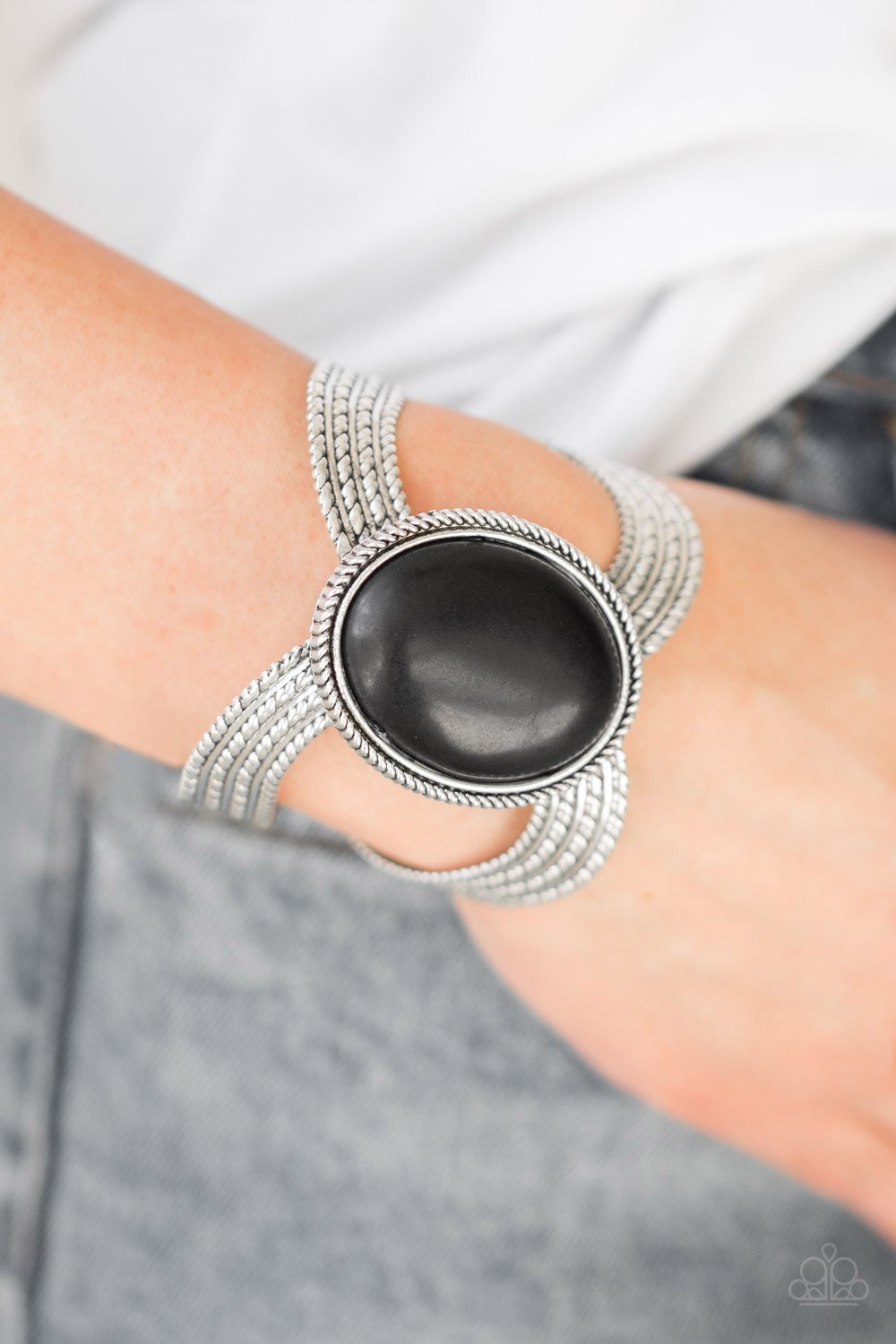 Coyote Couture-black-Paparazzi bracelet