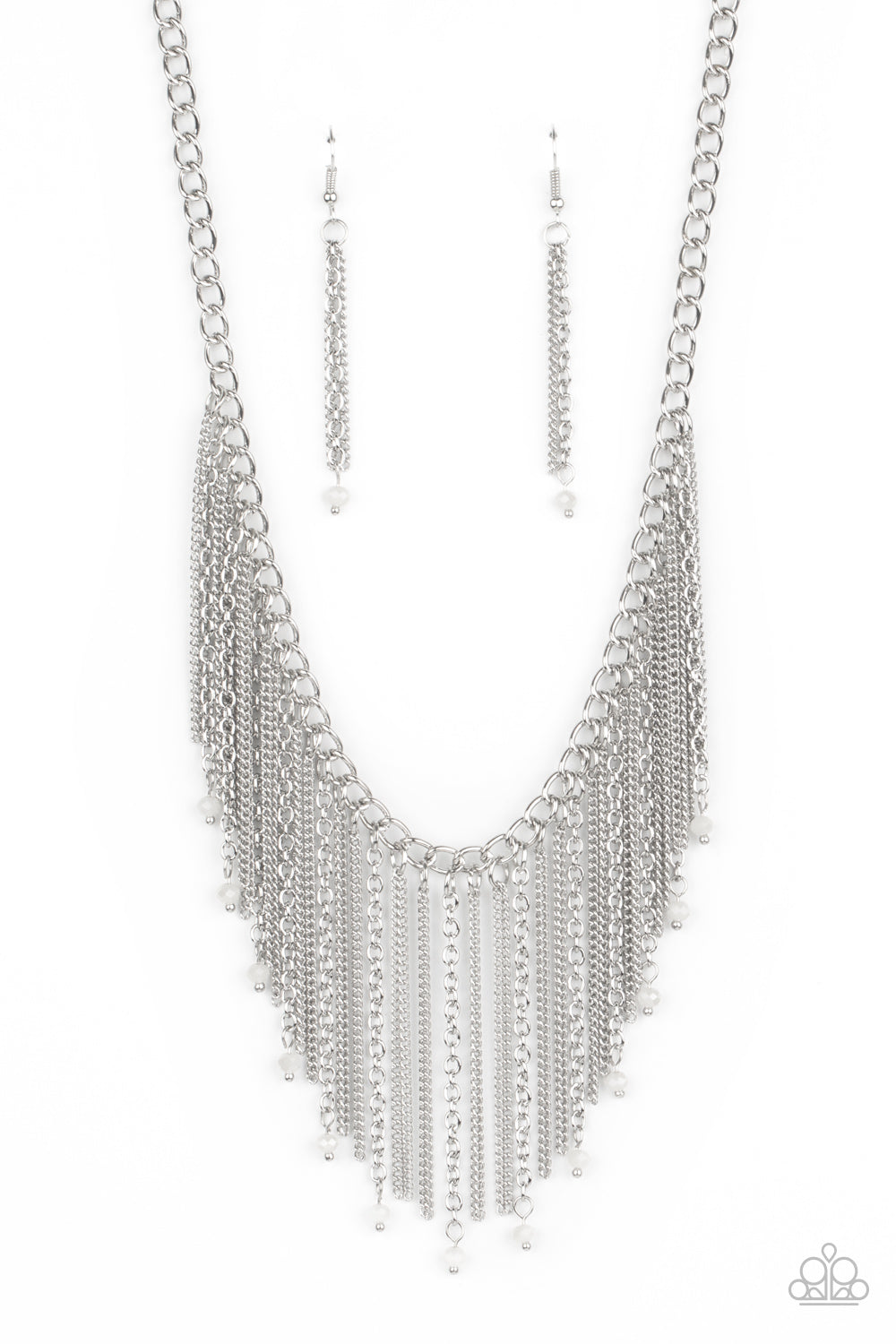 Cue the Fireworks - white - Paparazzi necklace