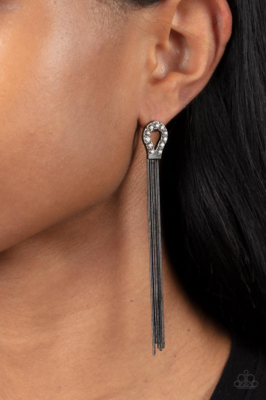 Dallas Debutante - black - Paparazzi earrings