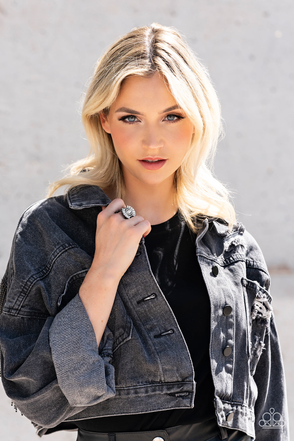 Daringly Deco - black - Paparazzi ring