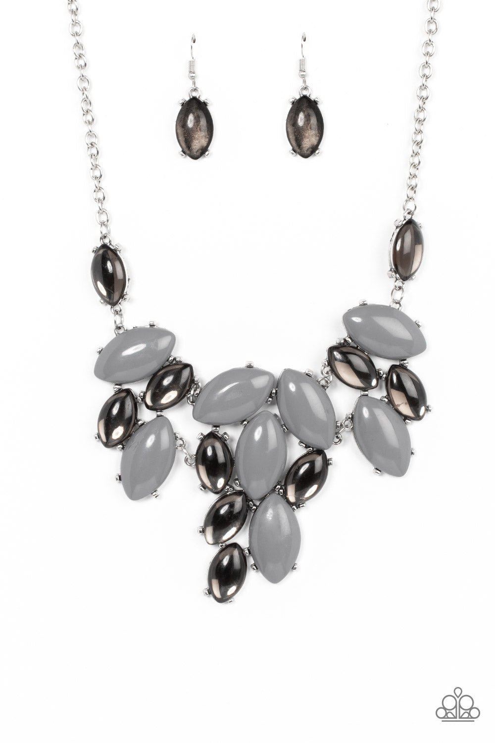Date Night Nouveau - silver - Paparazzi necklace