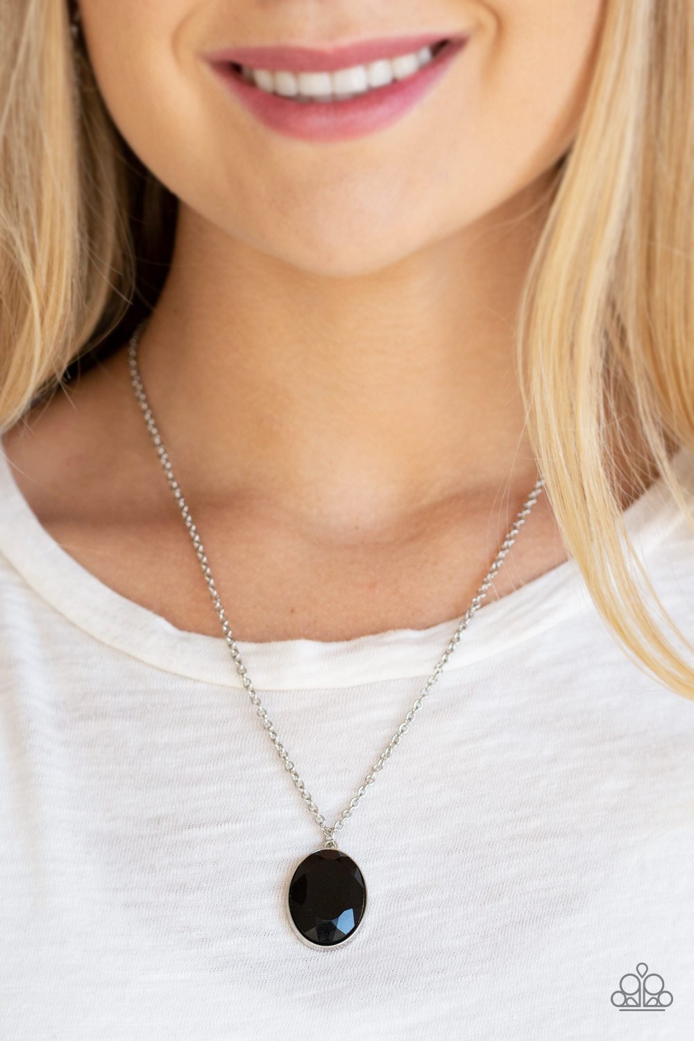 Definitely Duchess - black - Paparazzi necklace