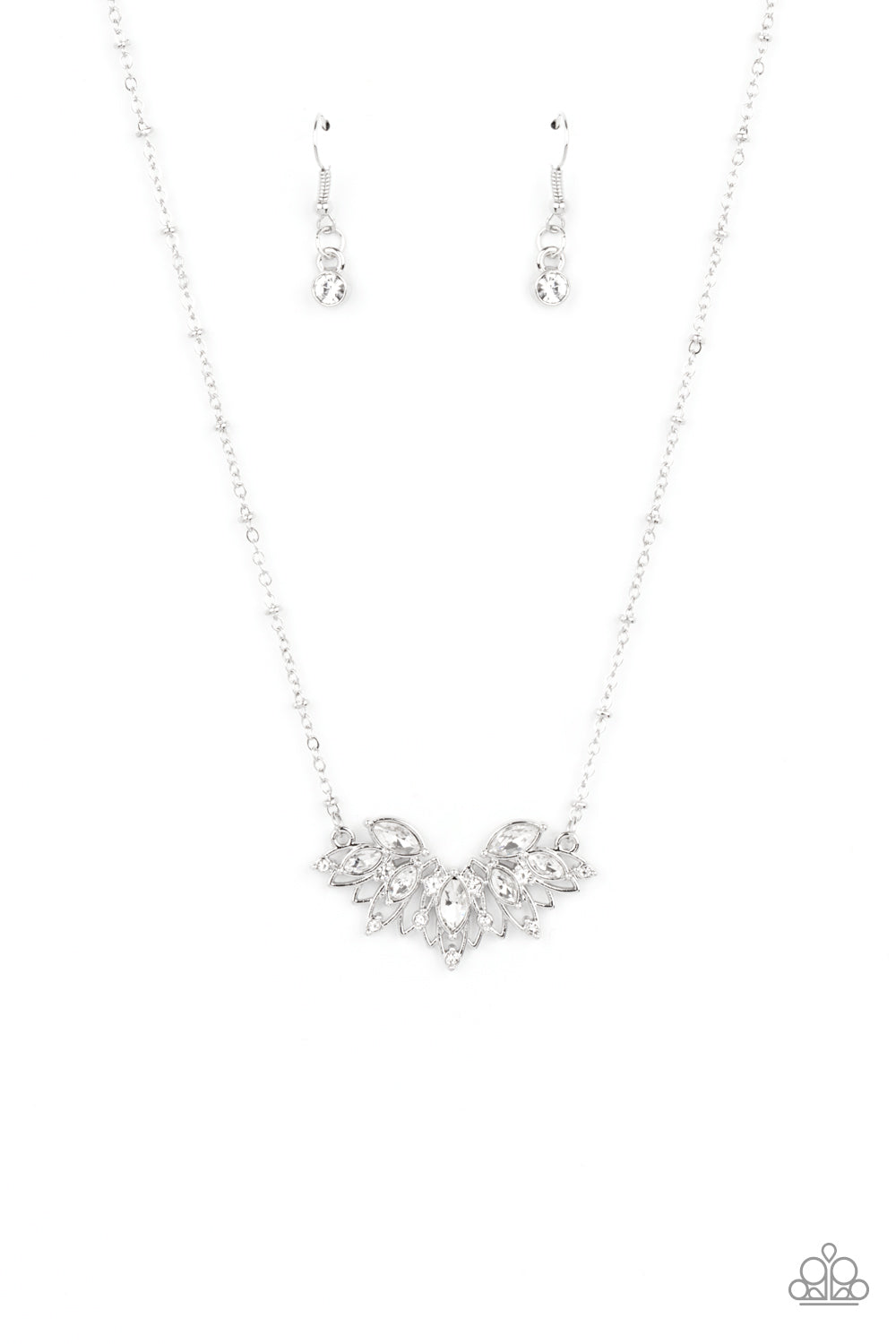 Deluxe Diadem - white - Paparazzi necklace