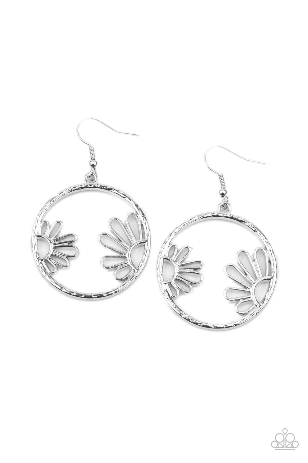 Demurely Daisy - silver - Paparazzi earrings