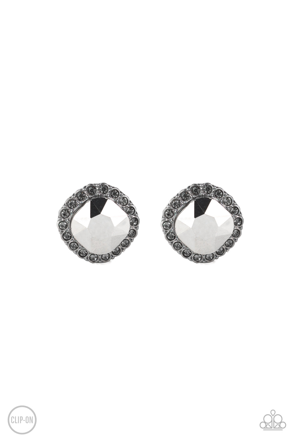 Diamond Duchess - black - Paparazzi CLIP ON earrings