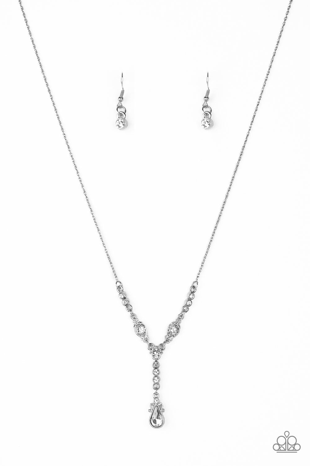 Diva Dazzle - white - Paparazzi necklace