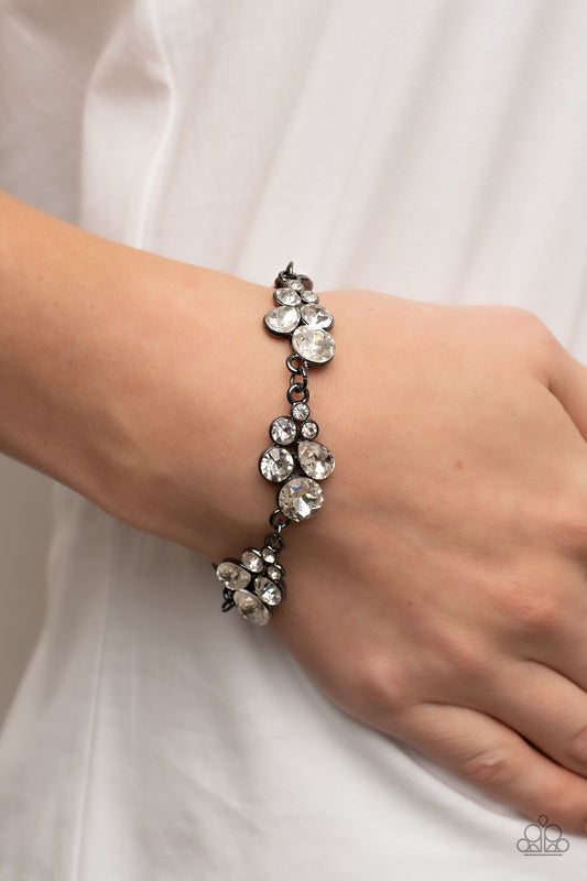 Duchess Dowry - black - Paparazzi bracelet