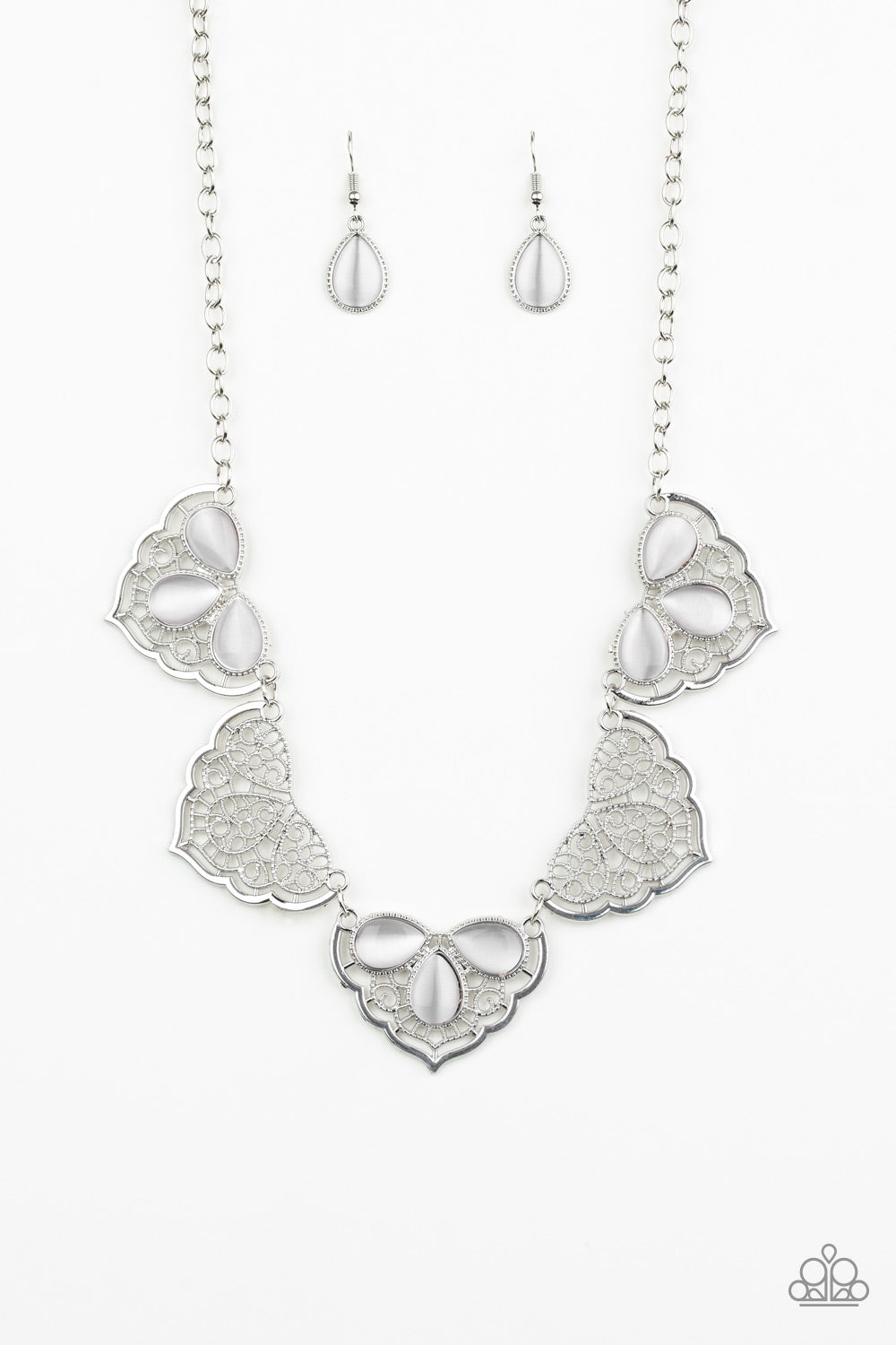 East Coast Essence - white - Paparazzi necklace