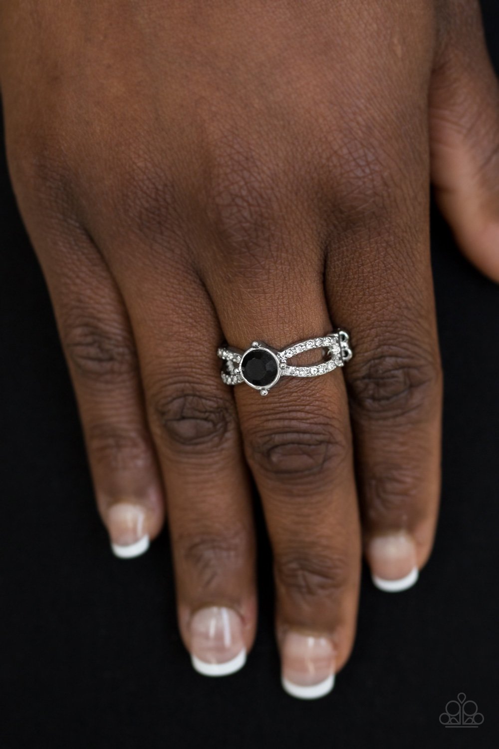 Ever Elegant - black - Paparazzi ring