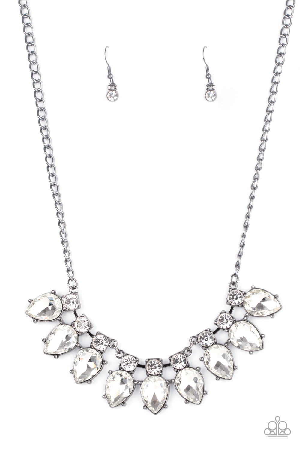 Extra Enticing - black - Paparazzi necklace