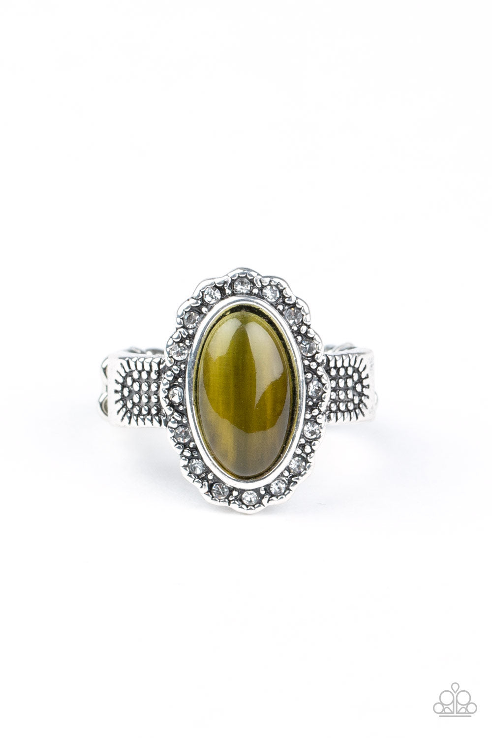 Fabulously Flawless - green - Paparazzi ring