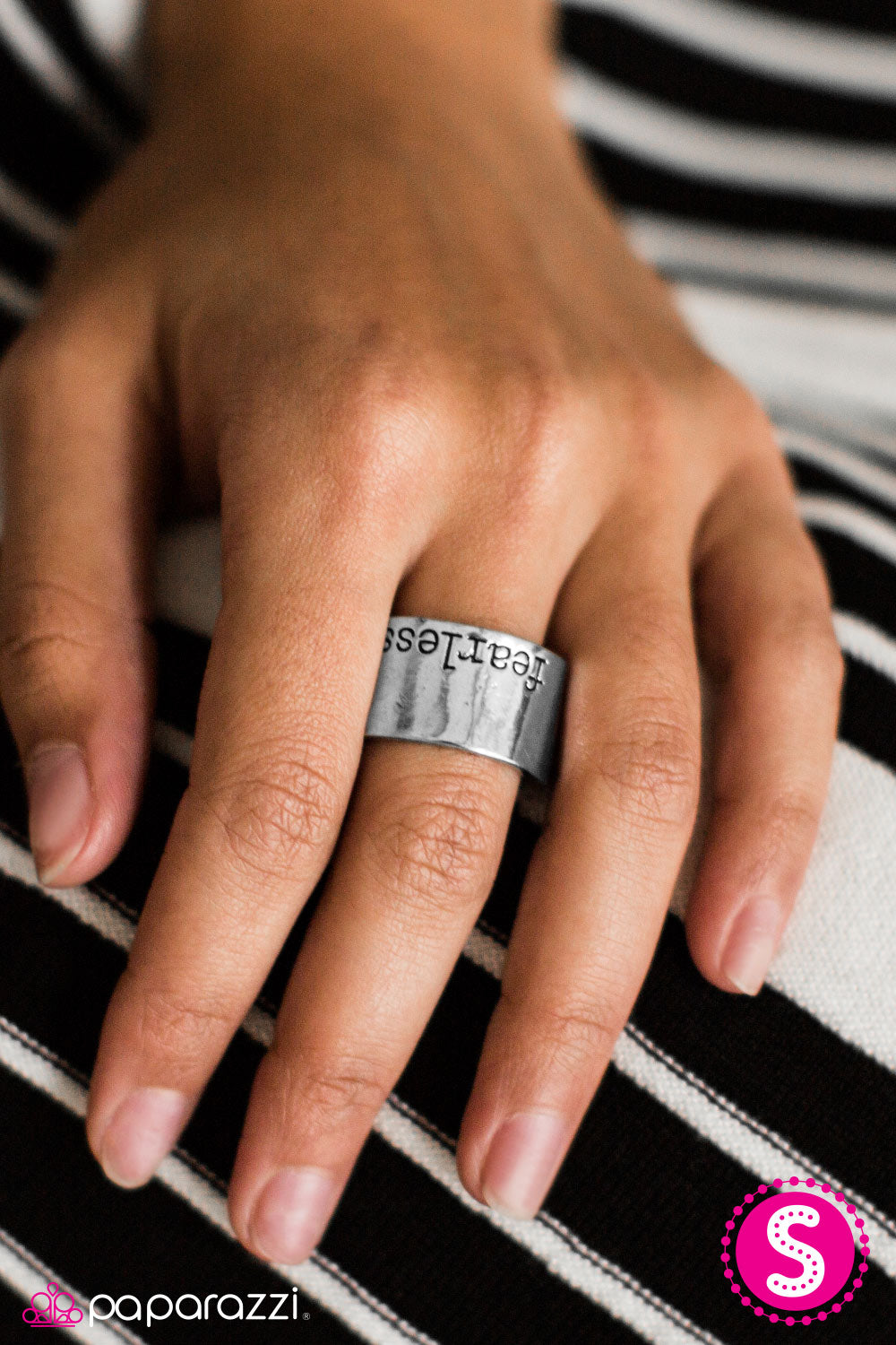 Fearlessly Fashionable - Silver - Paparazzi ring
