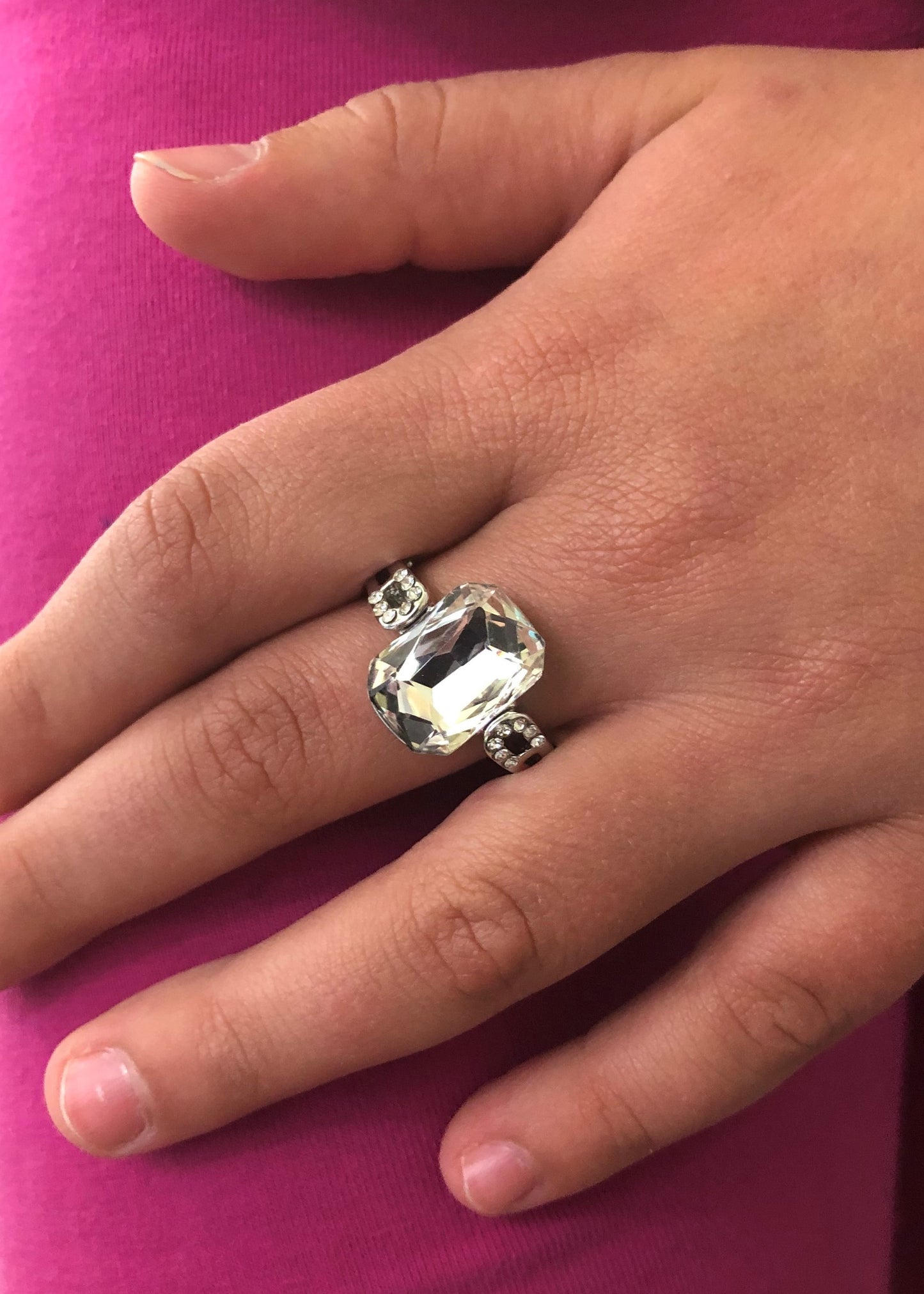 Feast Your Eyes - white - Paparazzi ring