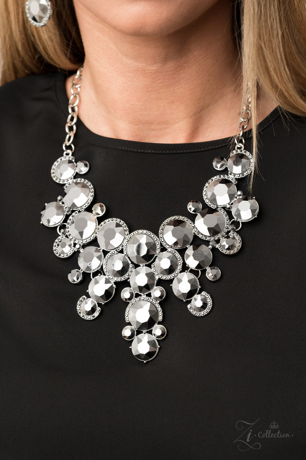 Paparazzi Total Eclipse of The Heart Necklace