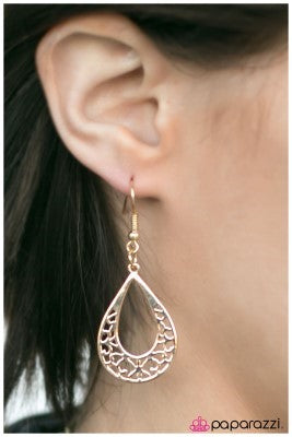 Fine Art - Paparazzi earrings