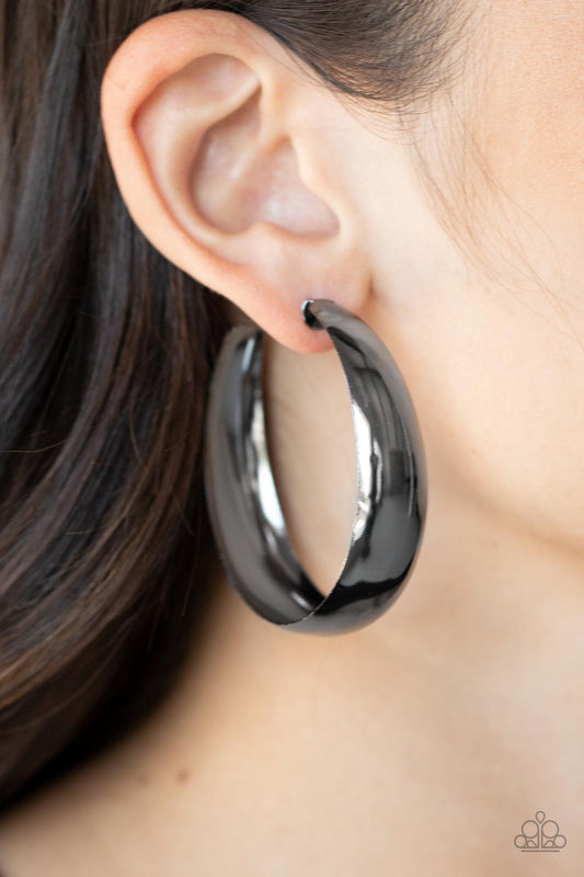 Flat Out Flawless - black - Paparazzi earrings