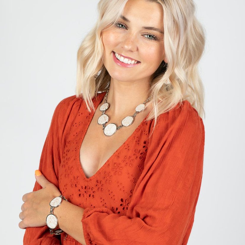 Flat Out Frontier - white - Paparazzi bracelet