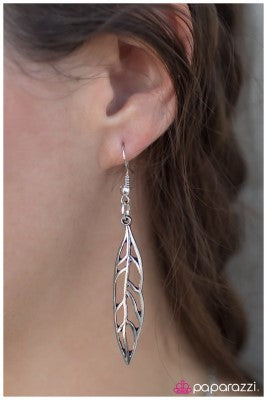 Flight Risk - Paparazzi earrings