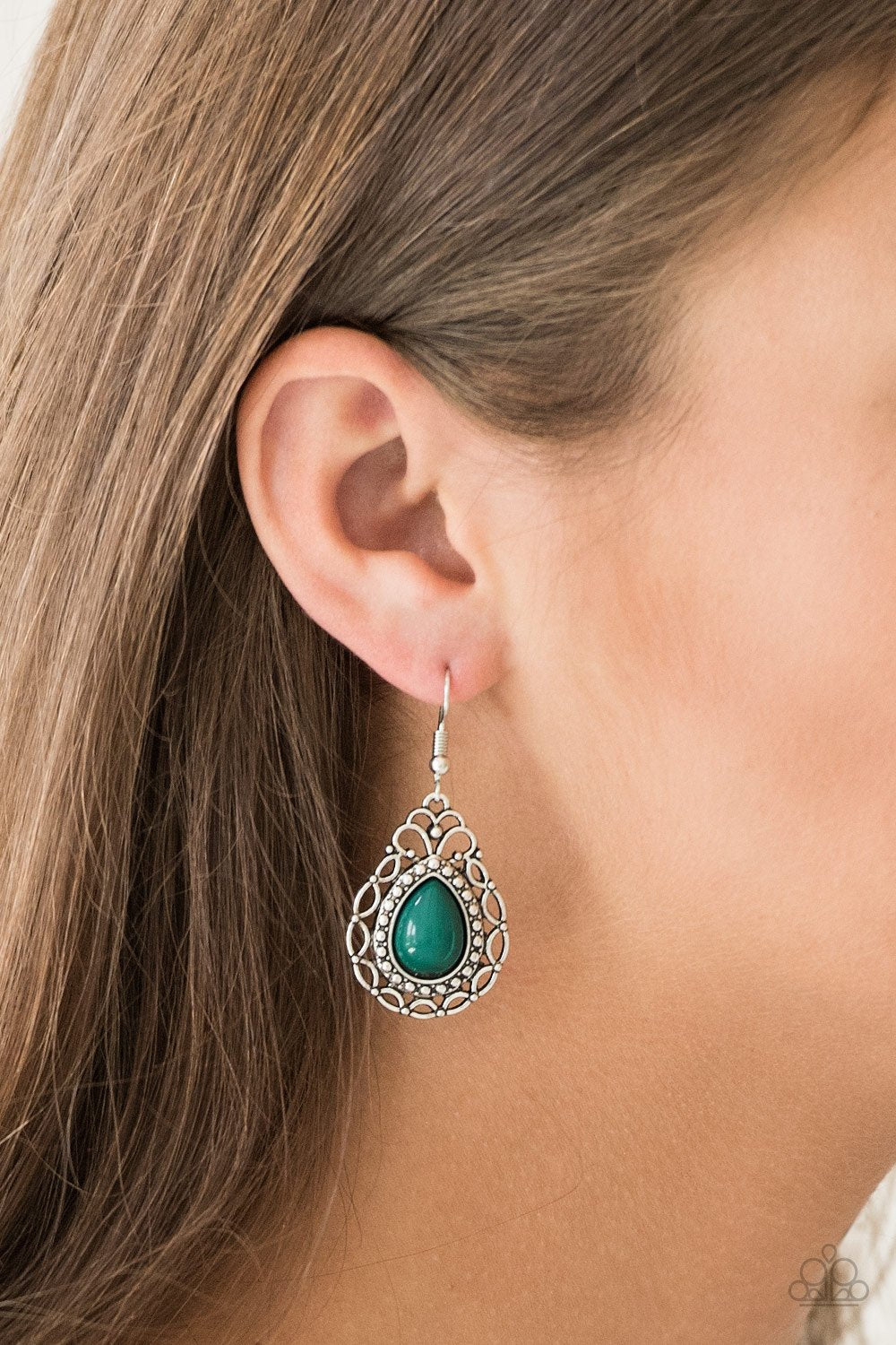 Flirty Finesse - green - Paparazzi earrings