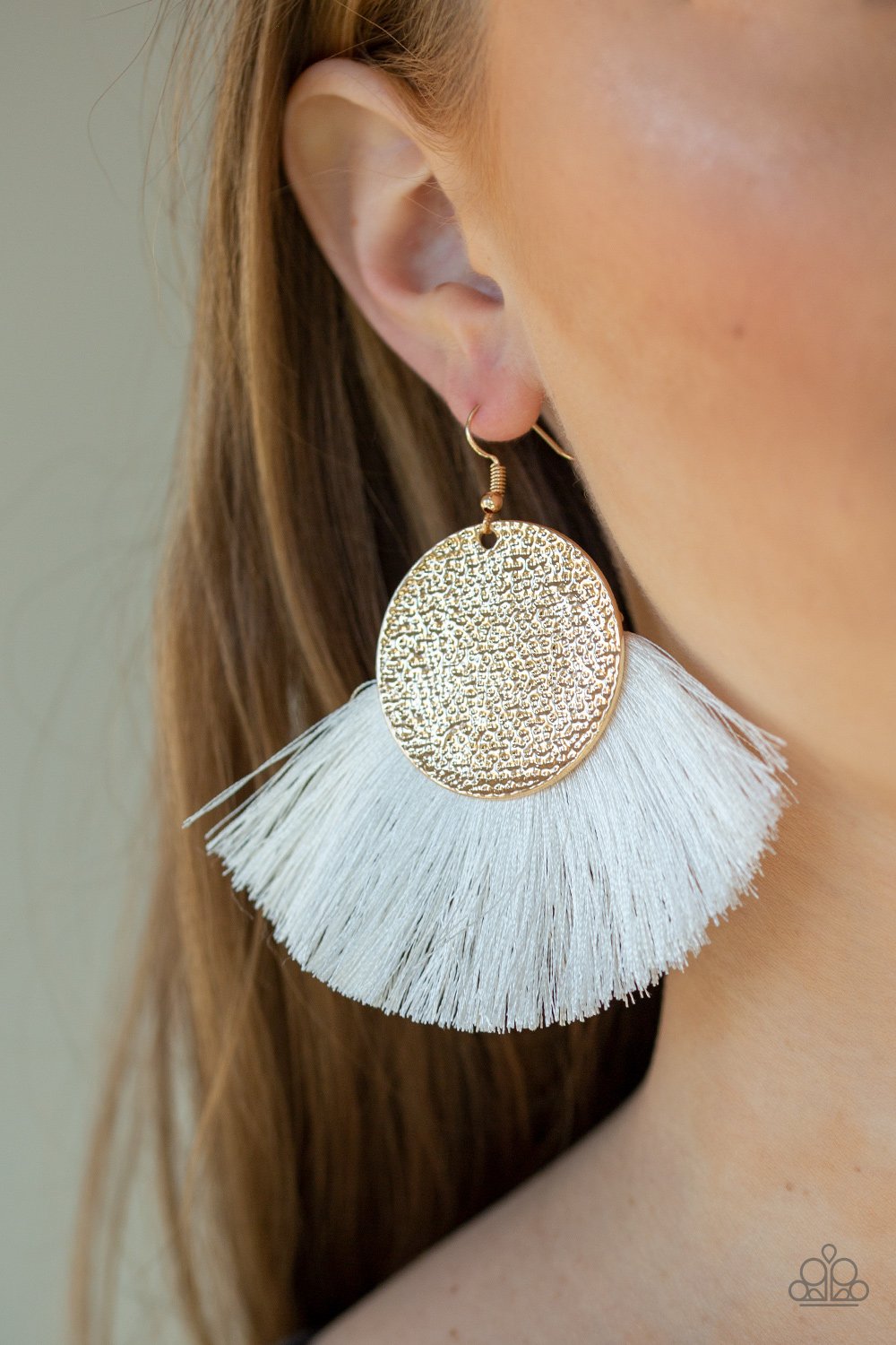 Foxtrot Fringe - gold - Paparazzi earrings