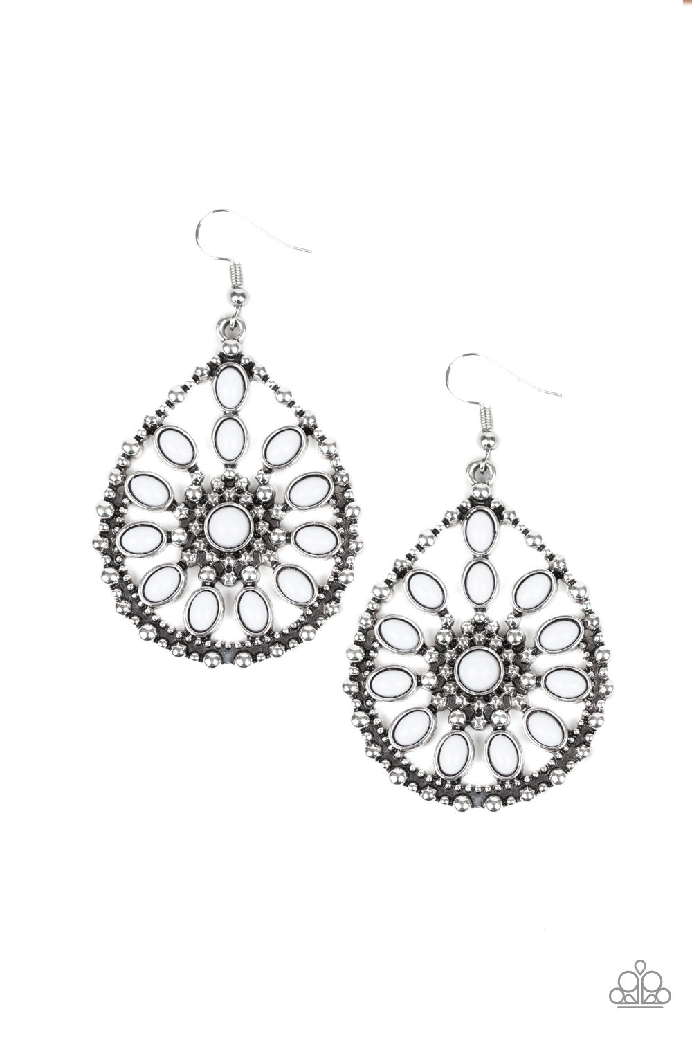 Free to Roam - white - Paparazzi earrings