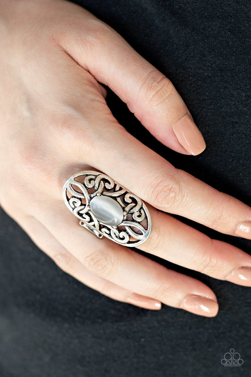GLEAM Big-silver-Paparazzi ring
