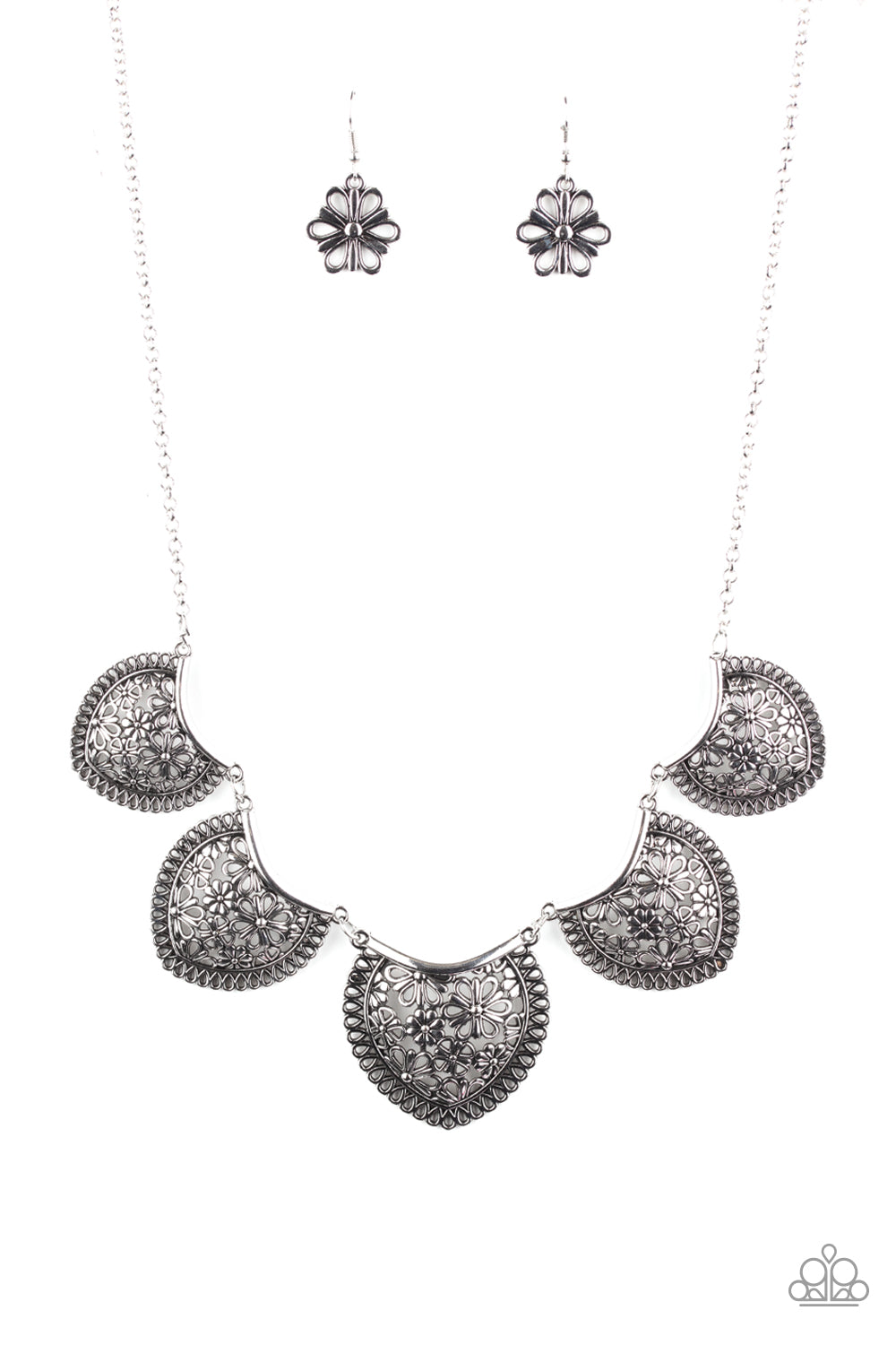 Garden Pixie - silver - Paparazzi necklace