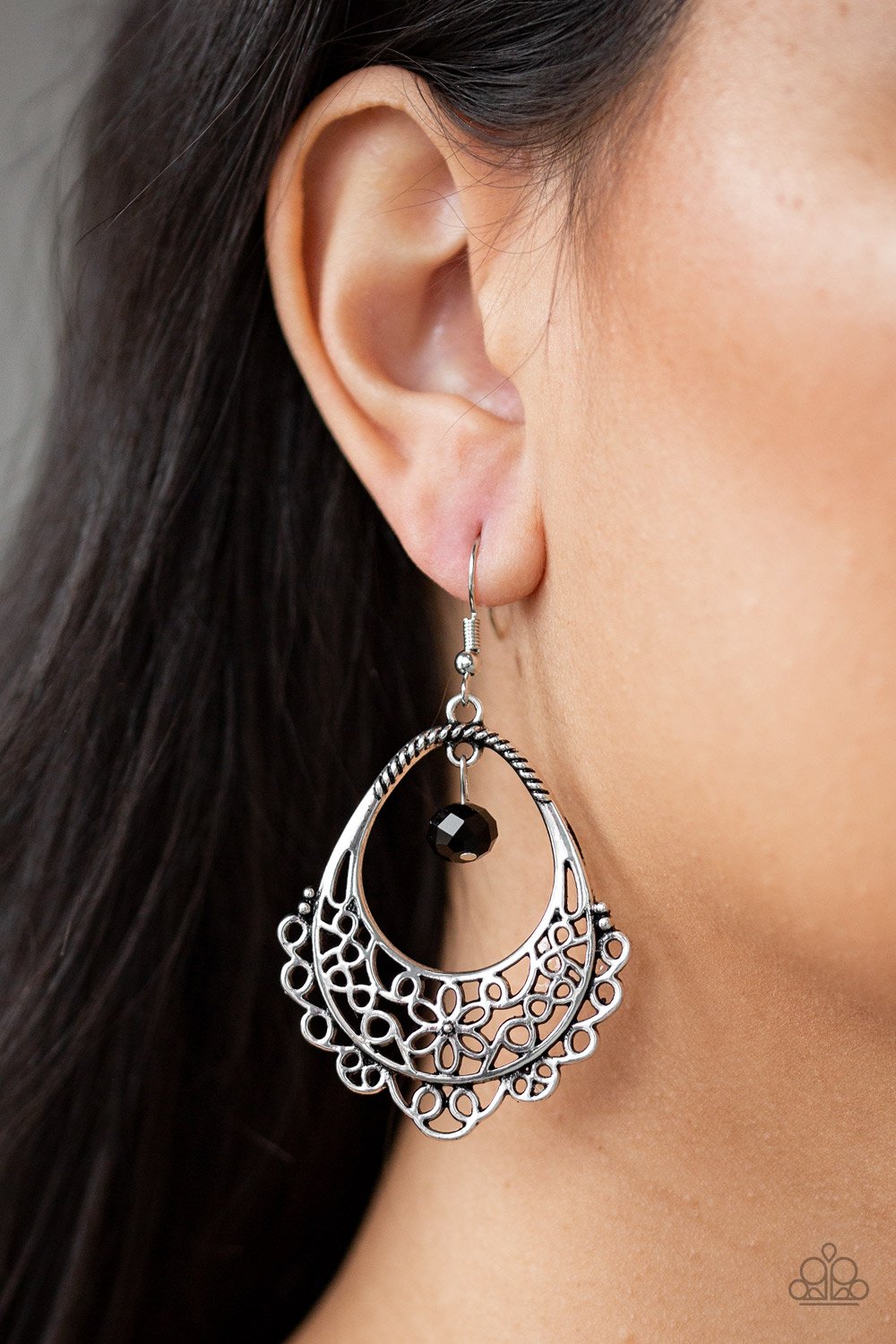 Garden Society-black-Paparazzi earrings