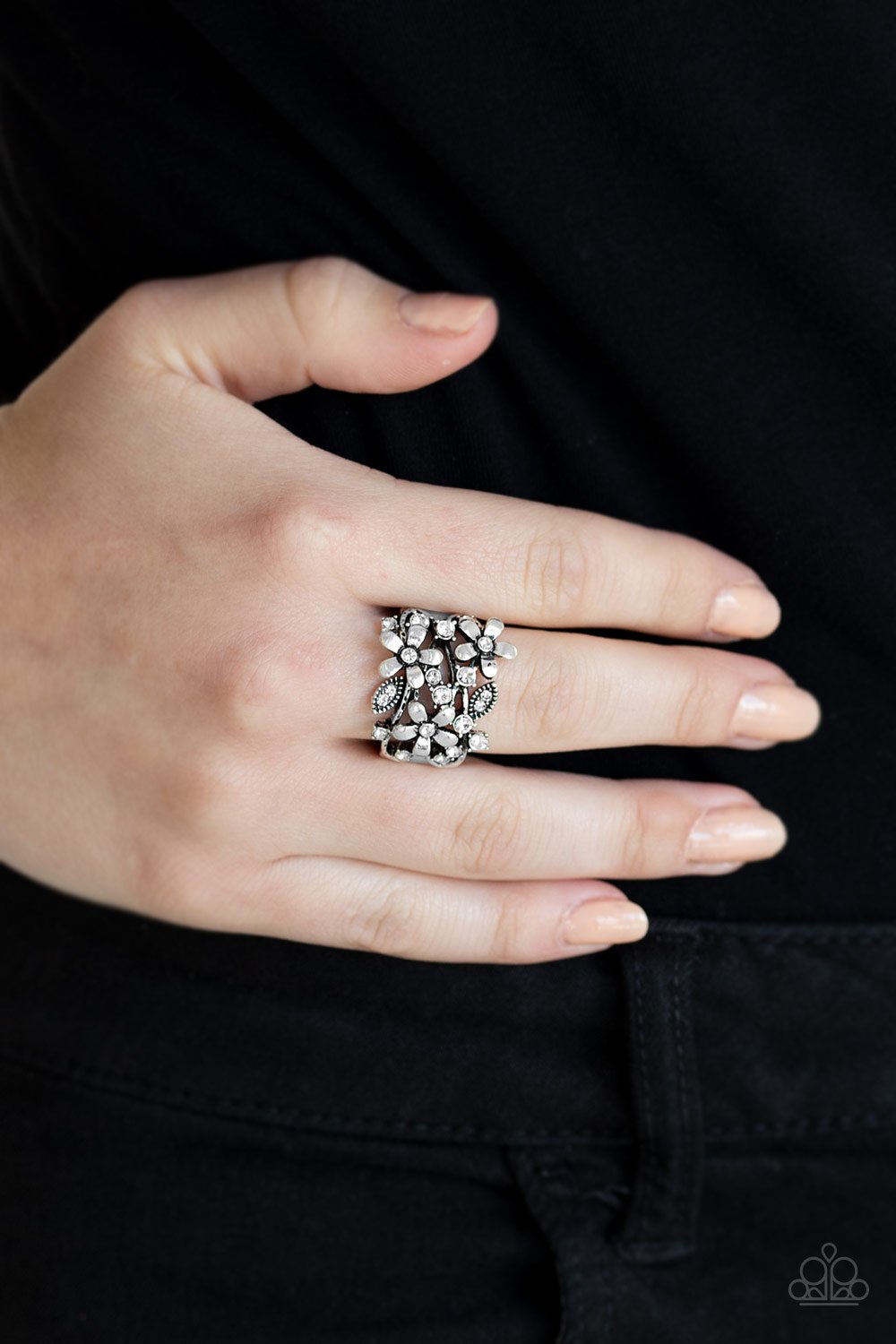 Gardenia Gleam-white-Paparazzi ring