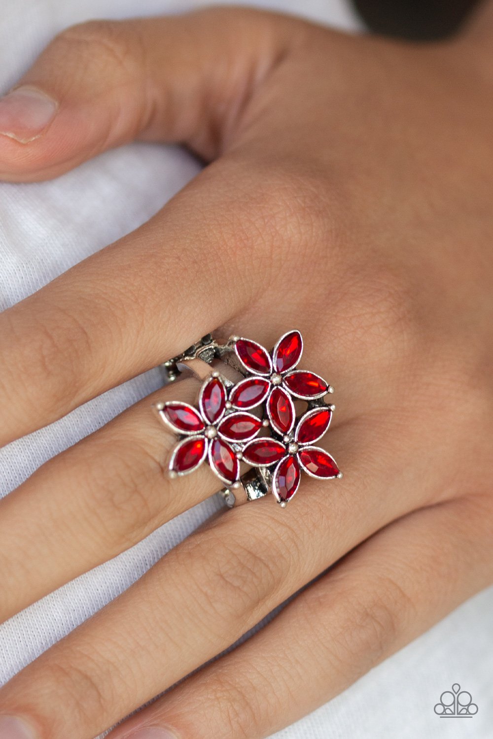 Gardenia Grandeur-red-Paparazzi ring