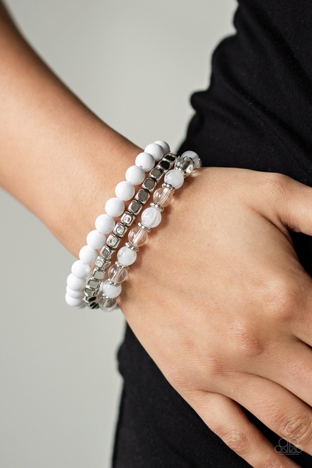 Globetrotter Glam-white-Paparazzi bracelet