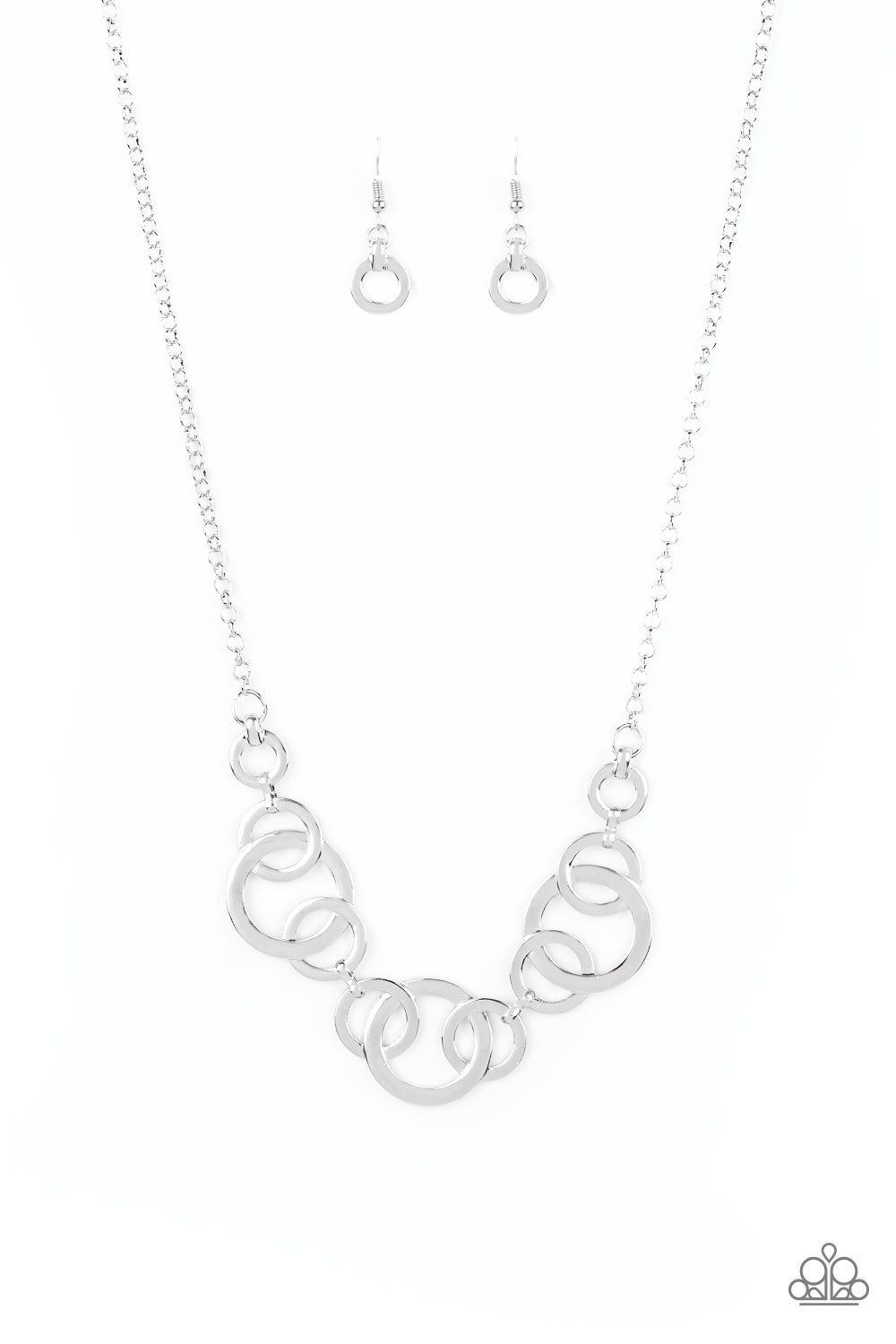 Going in Circles - silver - Paparazzi necklace