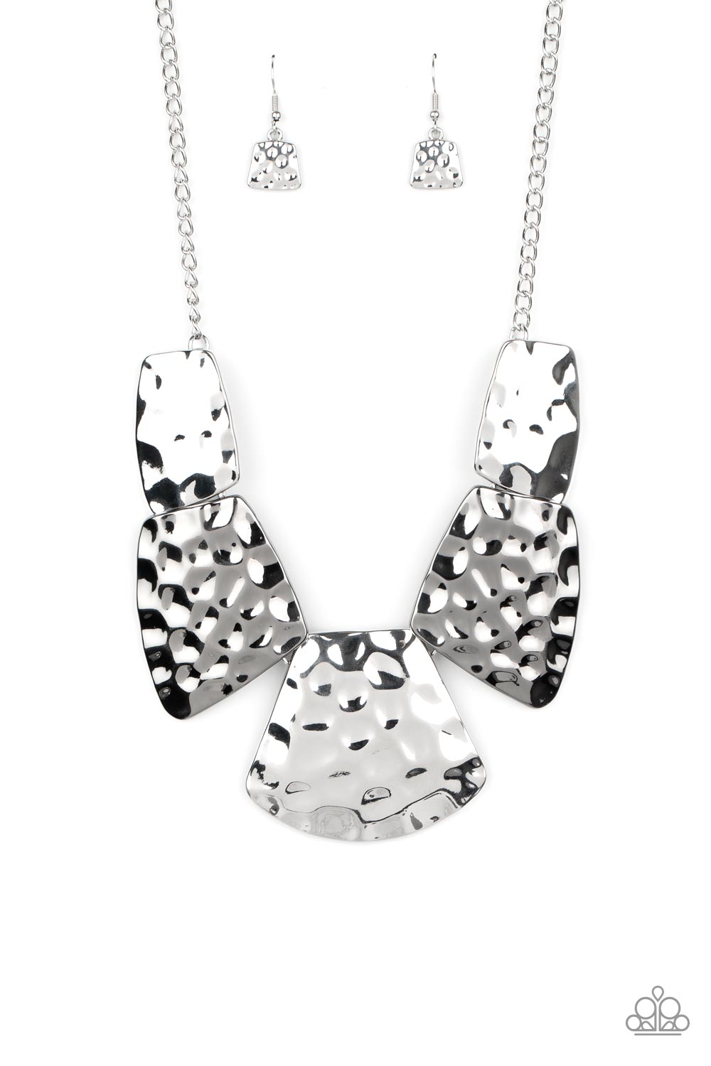 HAUTE Plates - silver - Paparazzi necklace