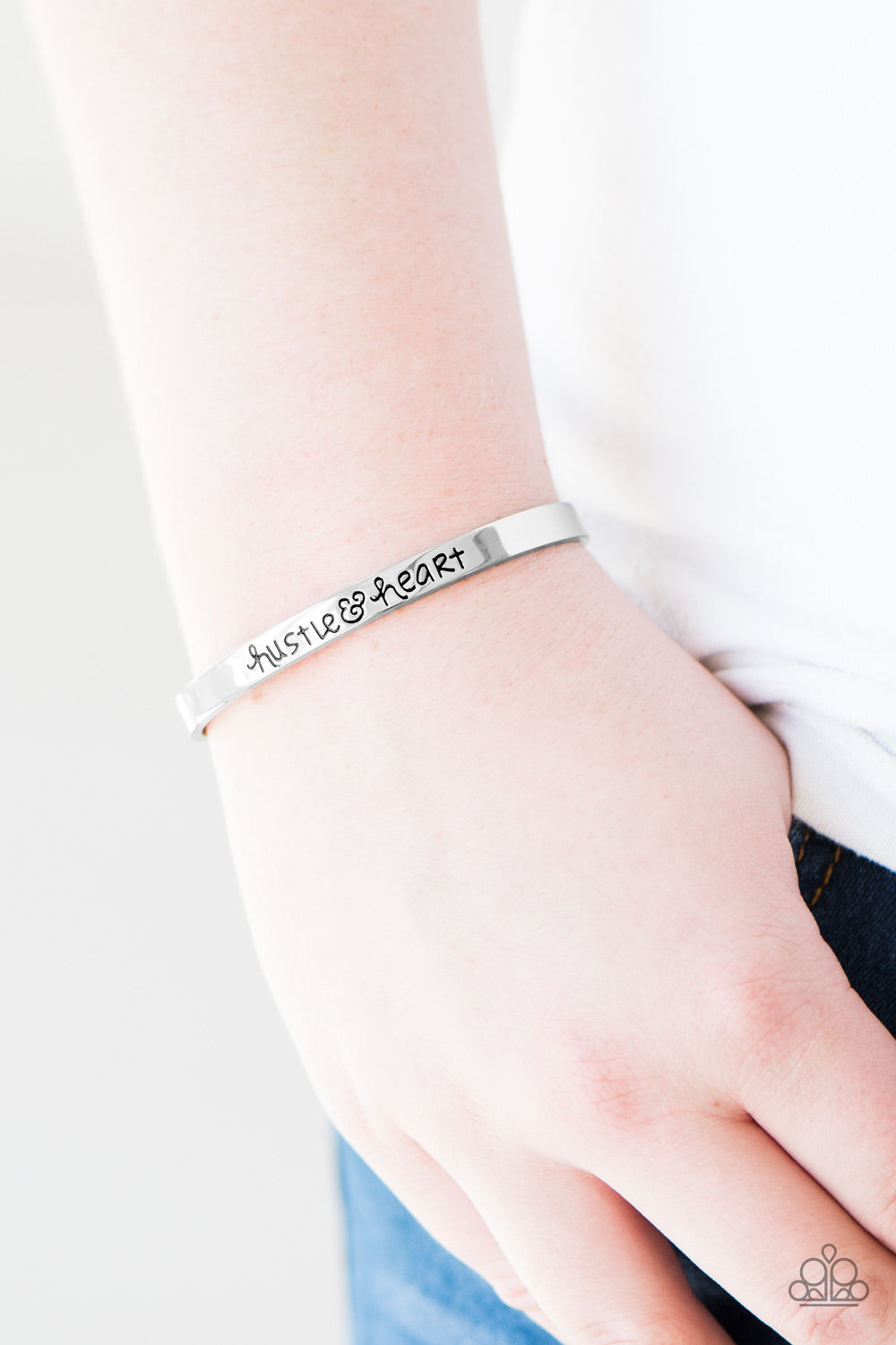 Heart Full of Hustle - silver - Paparazzi bracelet