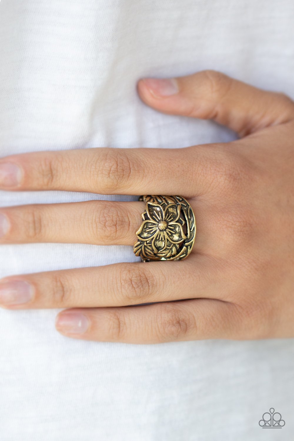 Hibiscus Highland - brass - Paparazzi ring