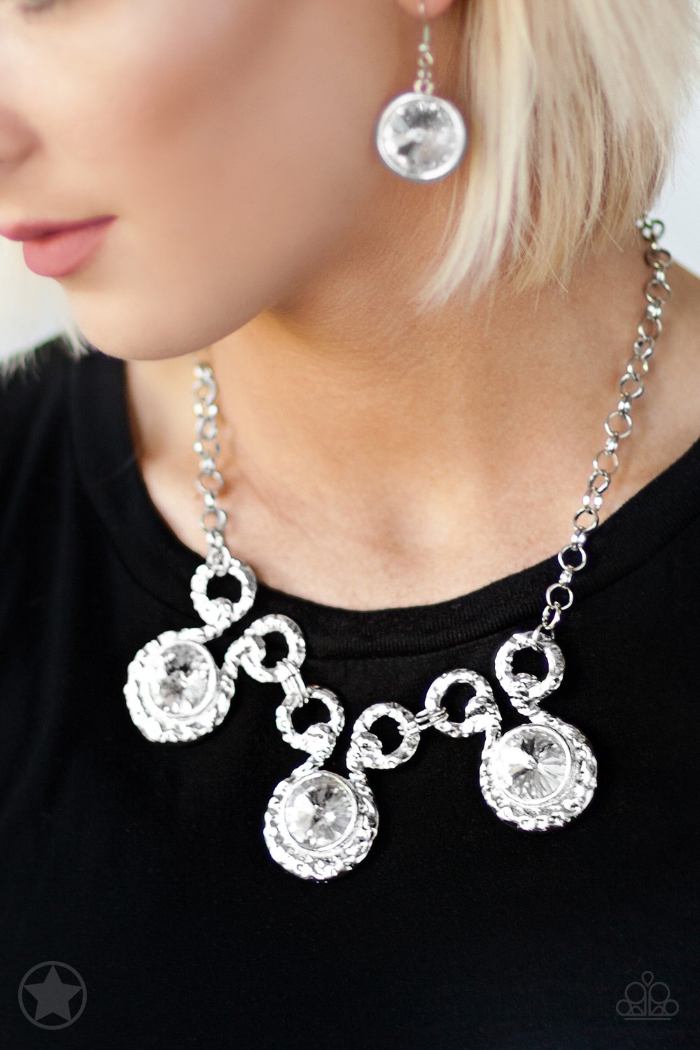 Hypnotized-silver-Paparazzi necklace