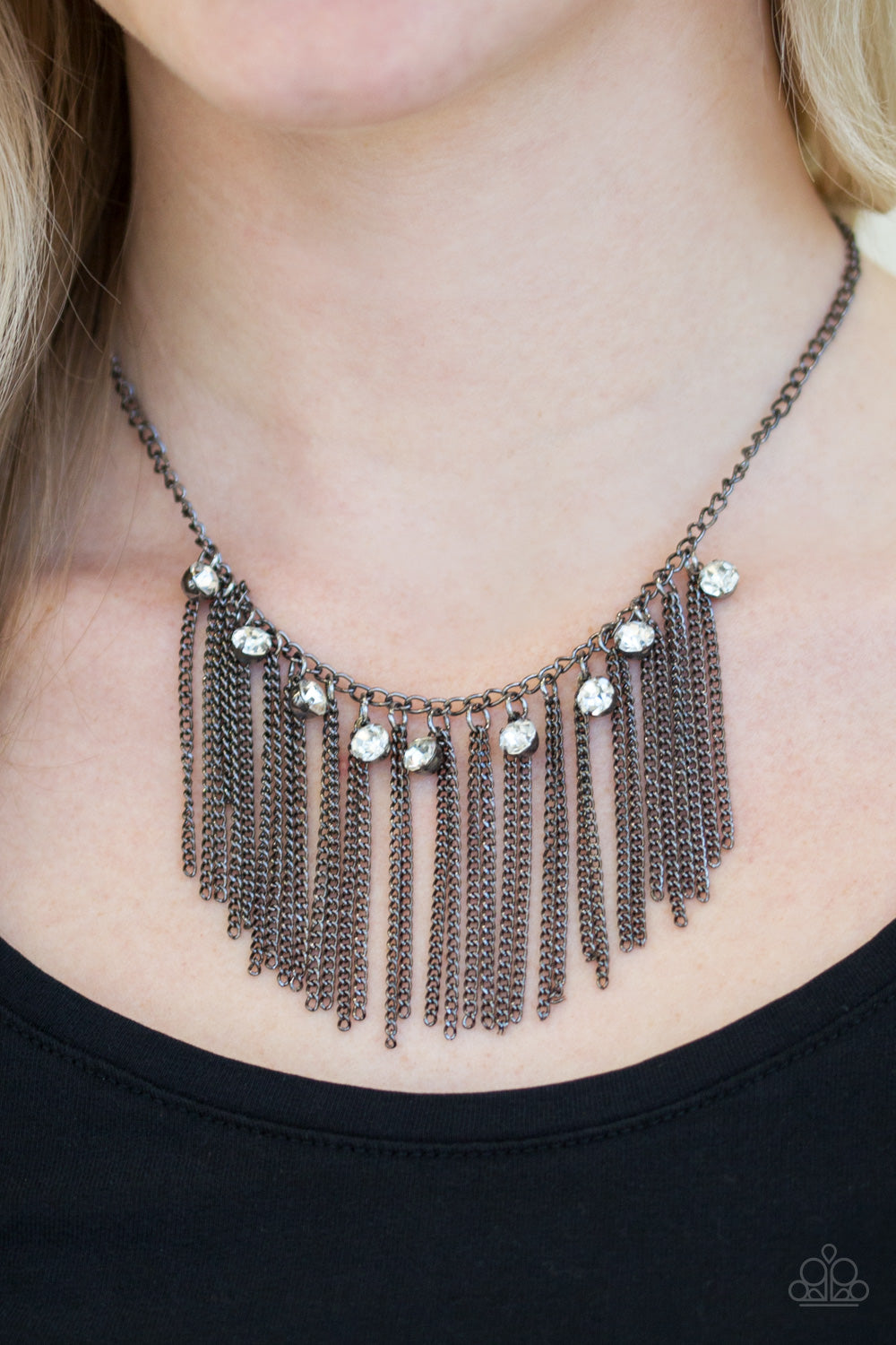 In for the Long RUN-way - black - Paparazzi necklace