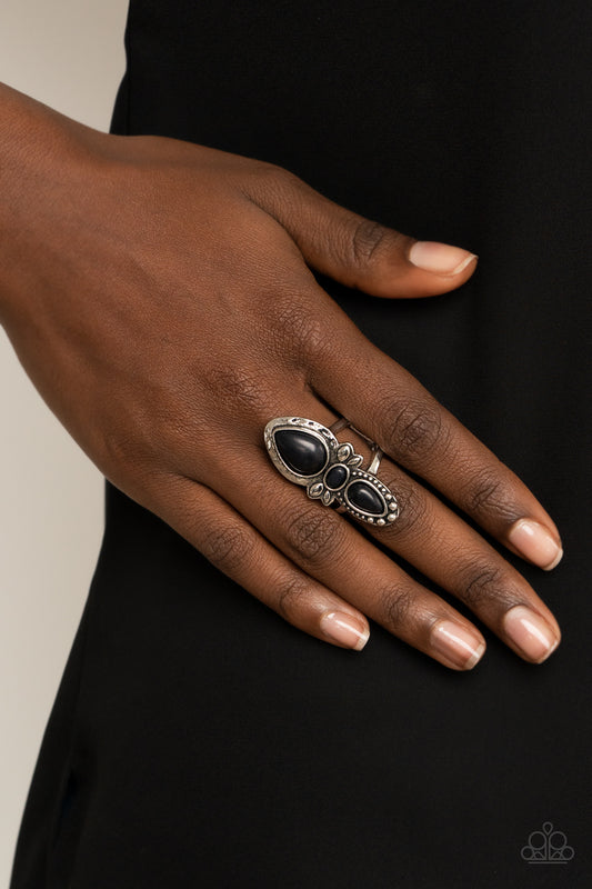 In a BADLANDS Mood - black - Paparazzi ring