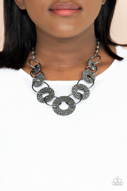 Industrial Envy - black - Paparazzi necklace