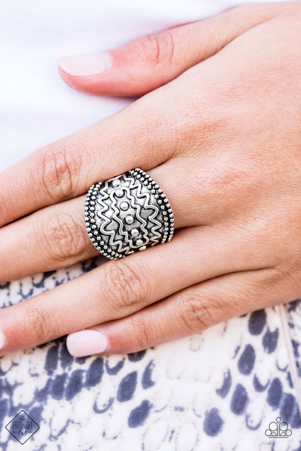 Island Rover-silver-Paparazzi ring