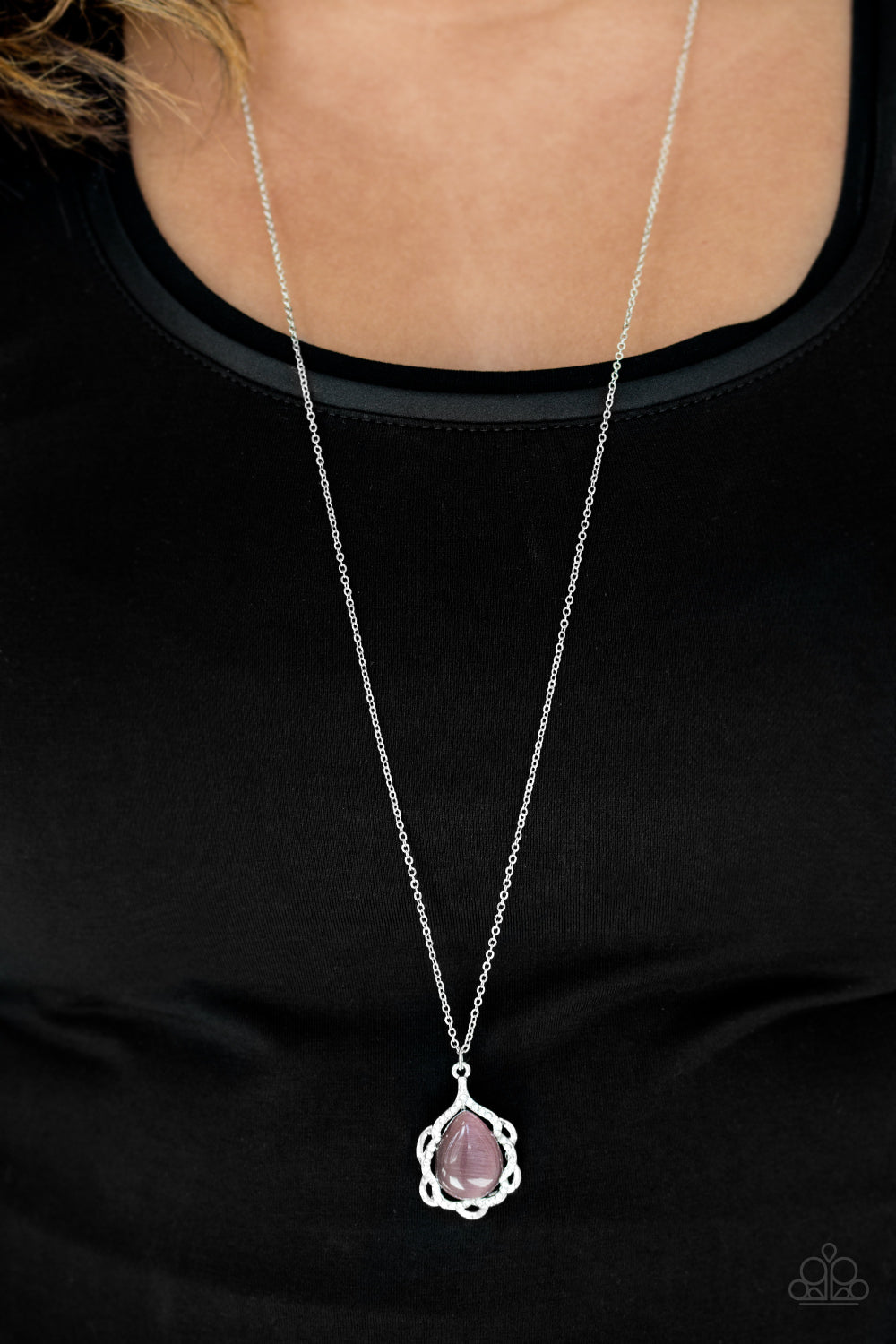 Keep it on the Down GLOW - purple - Paparazzi necklace