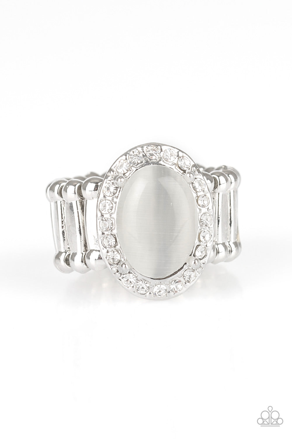 Laguna Luxury - white - Paparazzi ring