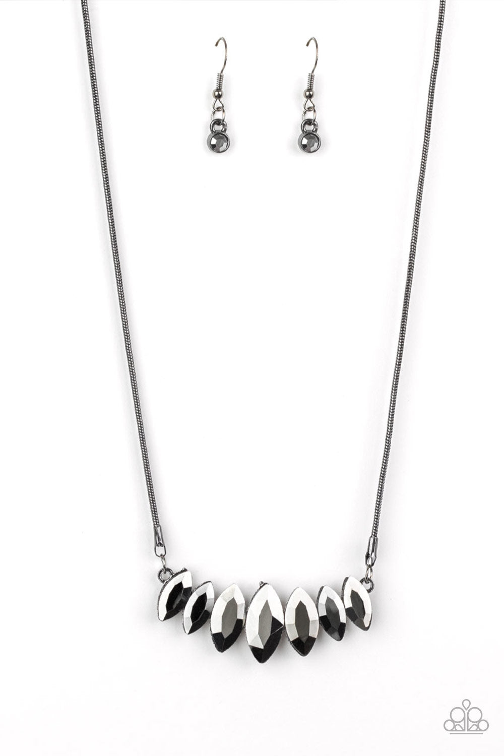 Leading Lady - black - Paparazzi necklace
