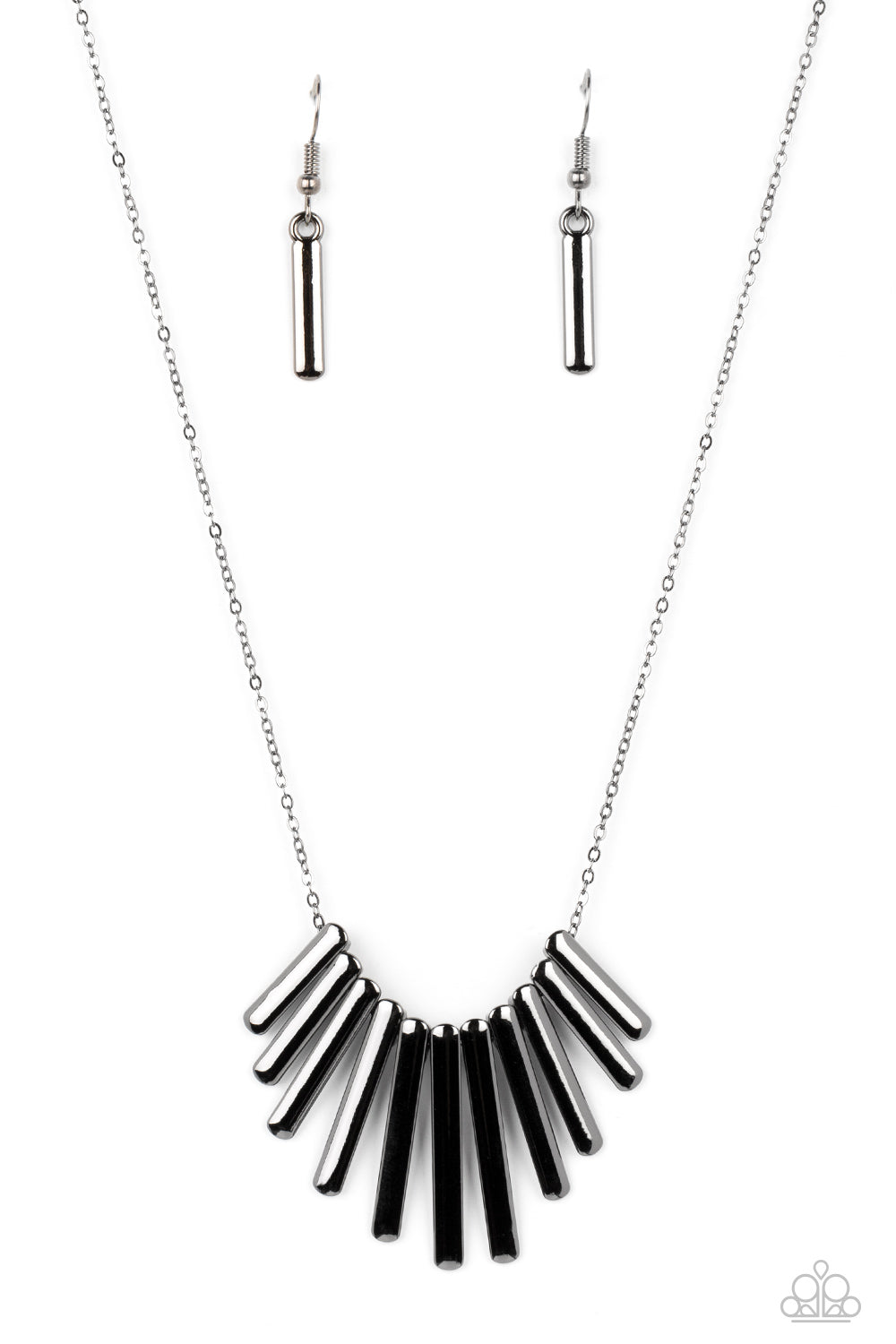 Leading MANE - black - Paparazzi necklace