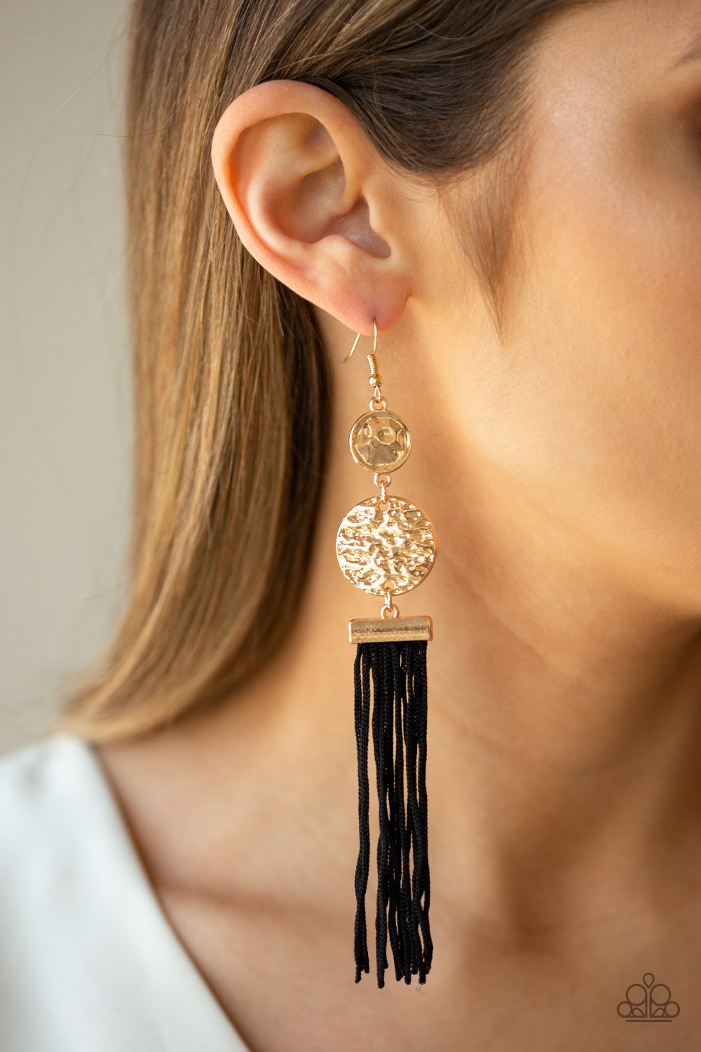 Lotus Gardens - gold - Paparazzi earrings